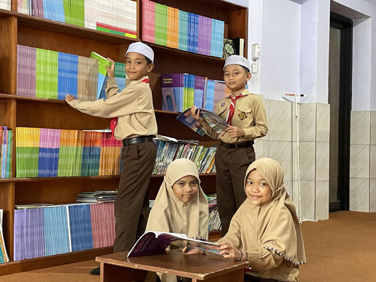 Foto anak² di perpus